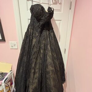 Elegant Plus Size Ballgown (Size 22)